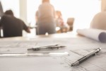 Gli enti compatibilmente con le risorse disponibili possono istituire mense o fornire al personale buoni pasto sostitutivi